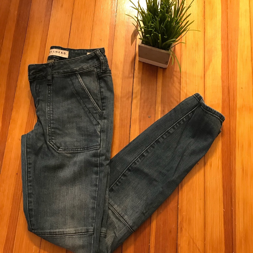 Bullhead Low Rise Skinny Jeans